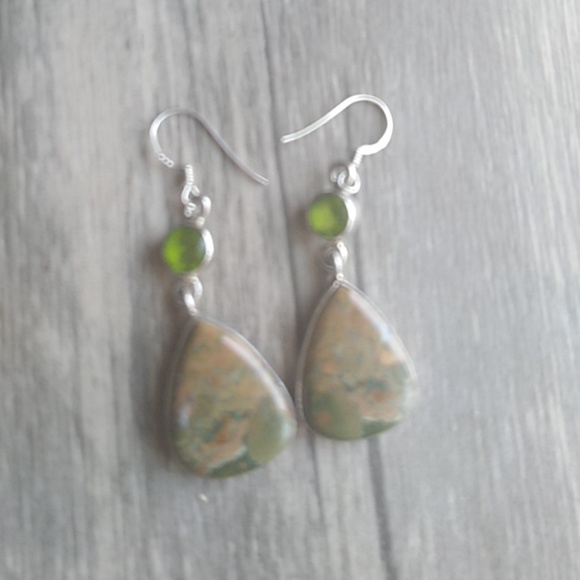 Unakite Peridot Sterling Silver earrings - Picture 2 of 4